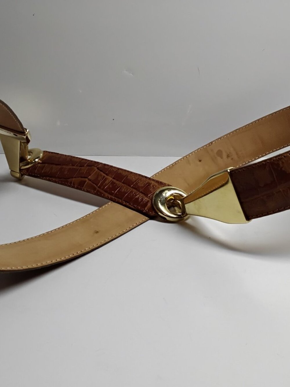 Vtg. 70-90s Italy DIMCOL Embossed Print Genuine Brown Leather Gold tone clasp